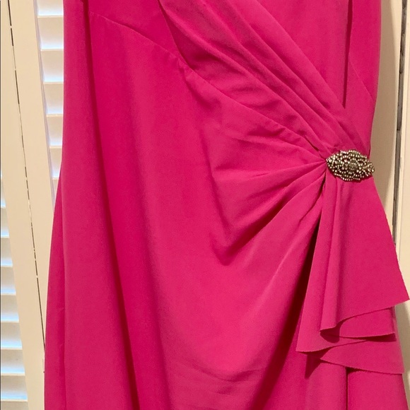 Vince Camuto Laguna Off-the-Shoulder Scuba Gown - Picture 4 of 4
